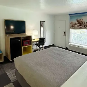 https://quality-inn-at-eglin-afb.hotels-destin.com